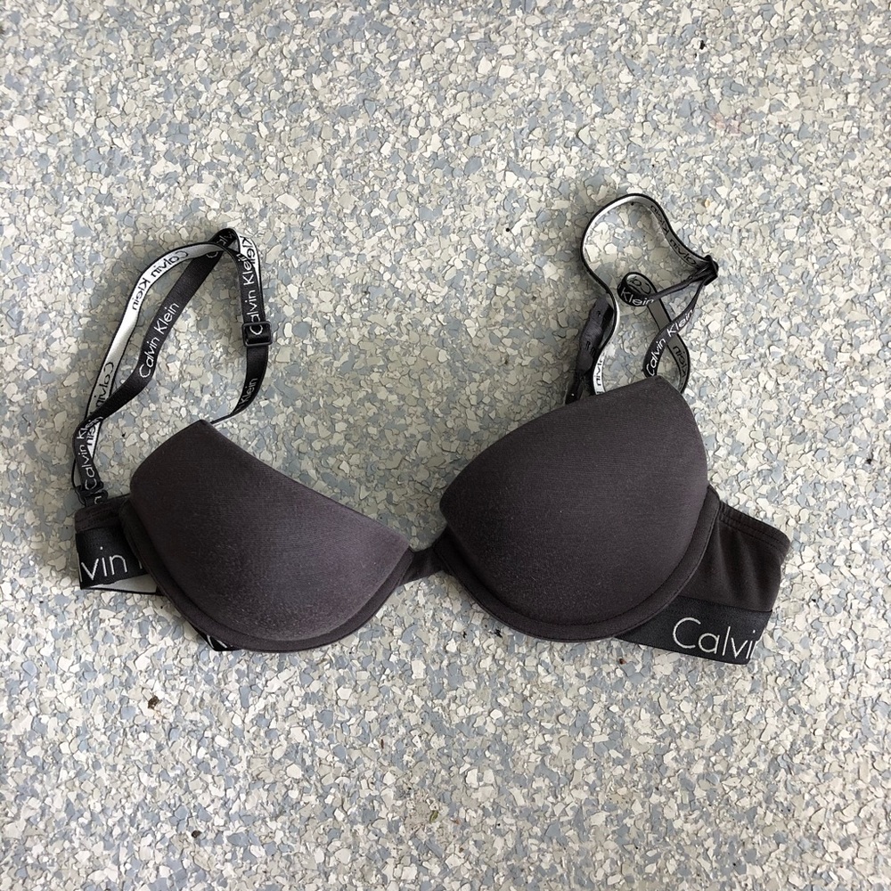 Calvin Klein 34A / 32B grey push-up bra